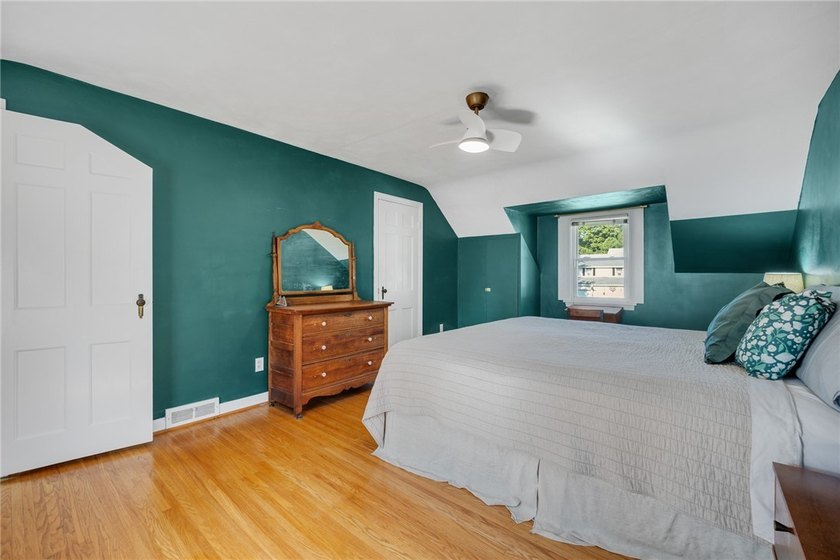 Welcome to 94 Meadow Drive in the heart of Brighton! This - photo 18