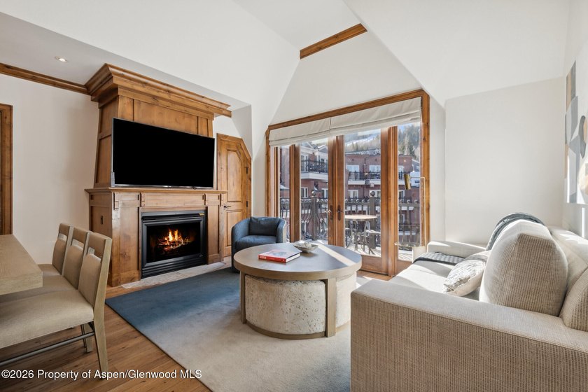 2024 renovations completed (including new decor, furniture - photo 4
