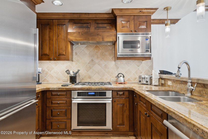 2024 renovations completed (including new decor, furniture - photo 5