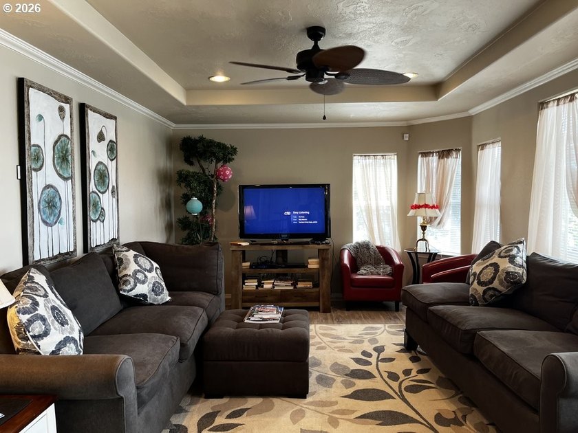 Experience the beauty of lakefront living with this exceptional - photo 27