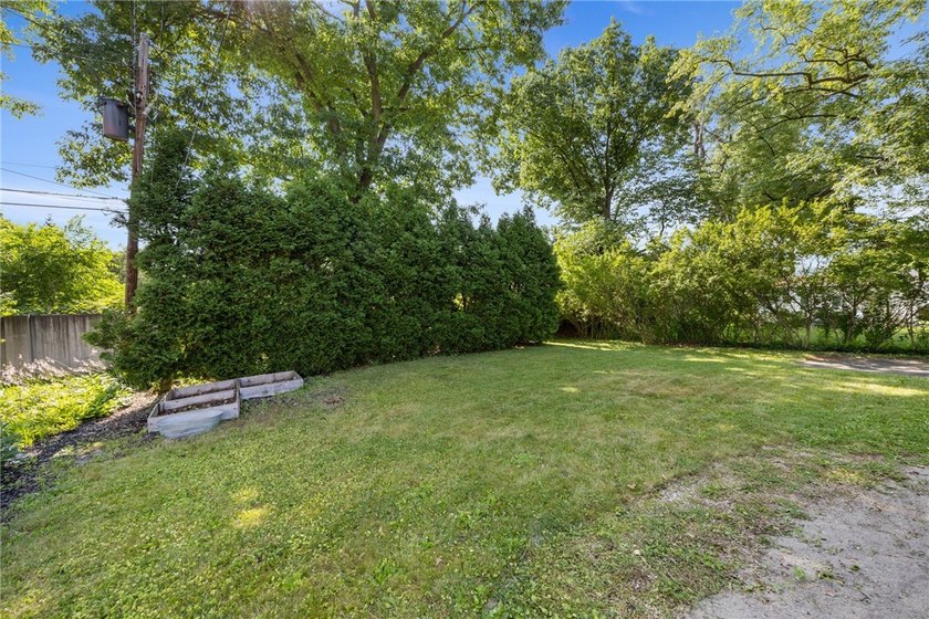 Welcome to 94 Meadow Drive in the heart of Brighton! This - photo 30