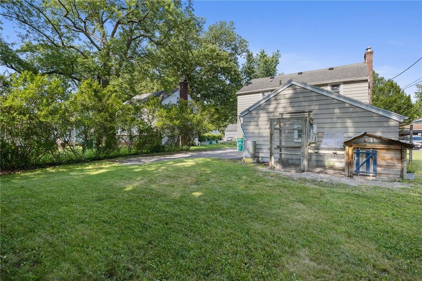 Welcome to 94 Meadow Drive in the heart of Brighton! This - photo 31