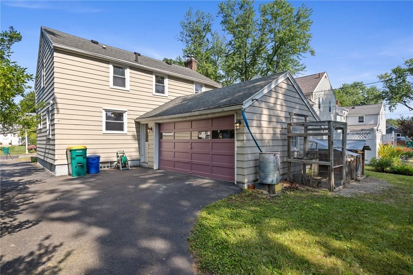 Welcome to 94 Meadow Drive in the heart of Brighton! This - photo 34