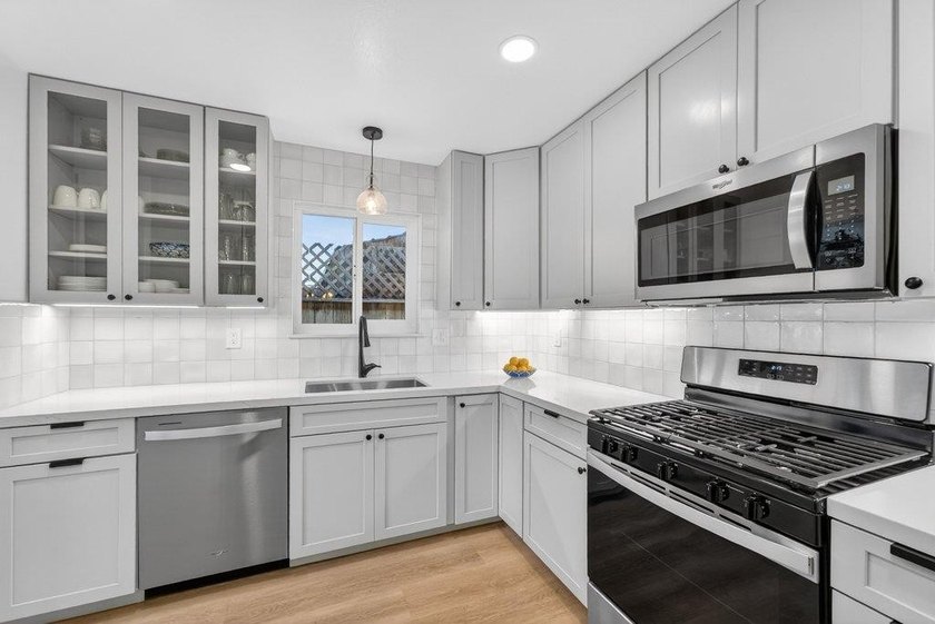 Two turn-key homes on one large lot with extra building area and - photo 35