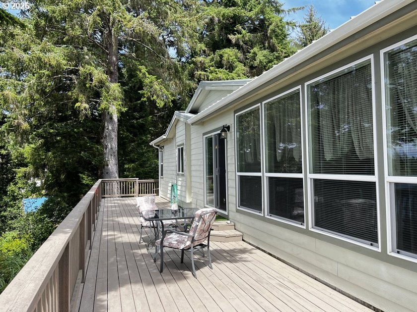 Experience the beauty of lakefront living with this exceptional - photo 36