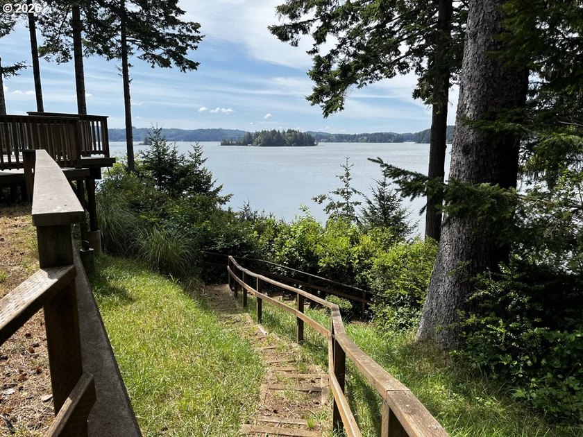 Experience the beauty of lakefront living with this exceptional - photo 37