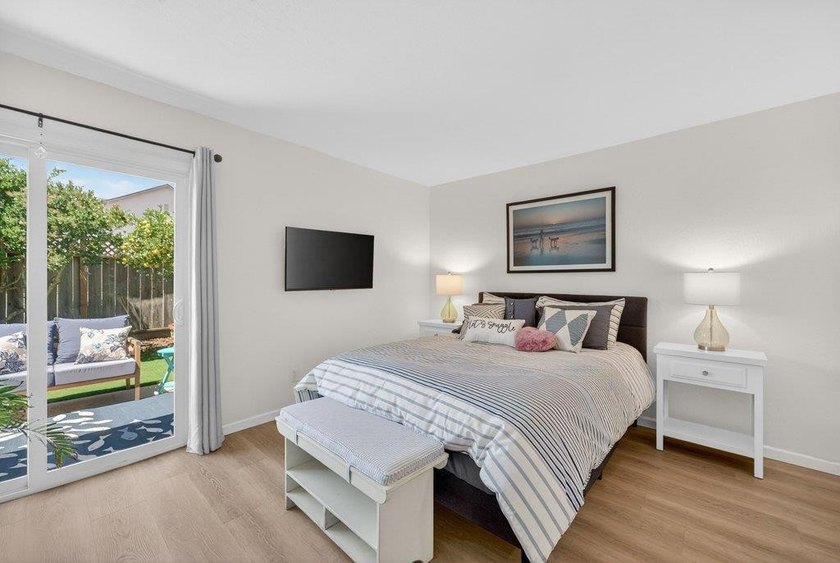 Two turn-key homes on one large lot with extra building area and - photo 38