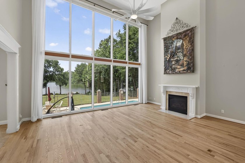 Welcome to 227 Woodlake Dr, an extraordinary lakefront retreat - photo 11
