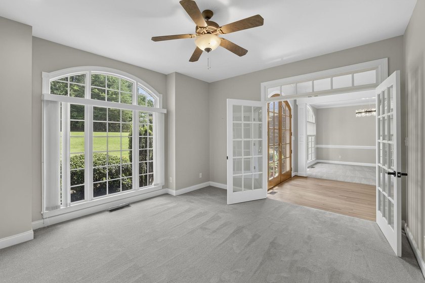Welcome to 227 Woodlake Dr, an extraordinary lakefront retreat - photo 16