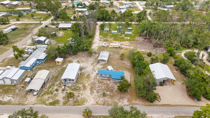 Opportunity awaits in the heart of Steinhatchee! This - photo 18