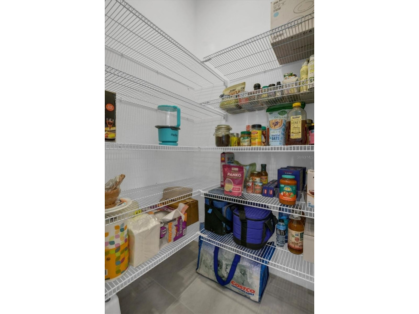 Welcome to this beautifully maintained, move-in ready townhome - photo 19