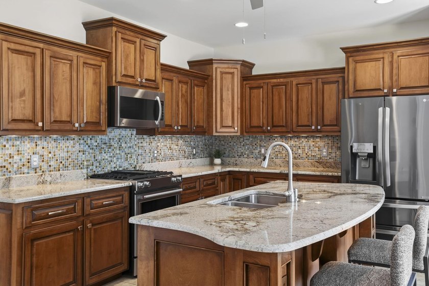 Welcome to 227 Woodlake Dr, an extraordinary lakefront retreat - photo 19
