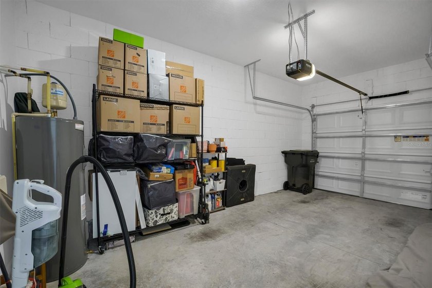 Welcome to this beautifully maintained, move-in ready townhome - photo 20