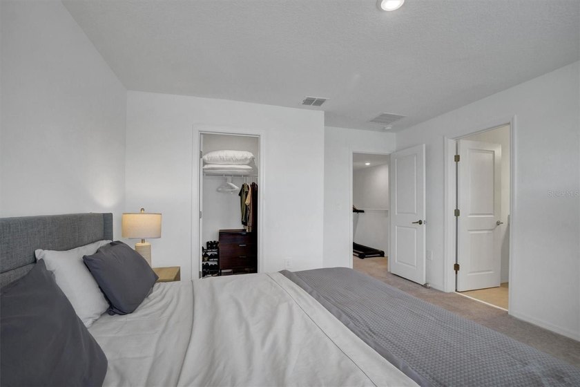 Welcome to this beautifully maintained, move-in ready townhome - photo 23