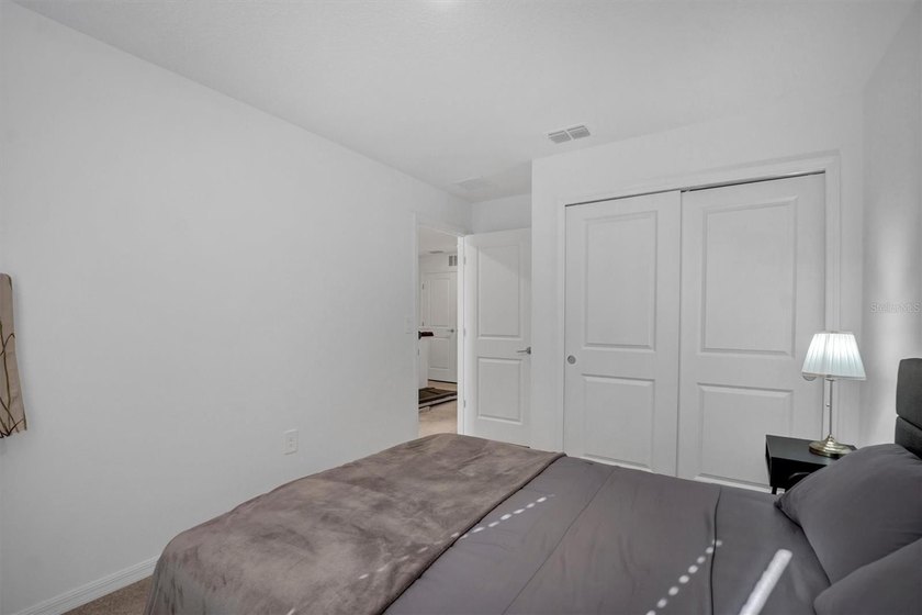 Welcome to this beautifully maintained, move-in ready townhome - photo 29