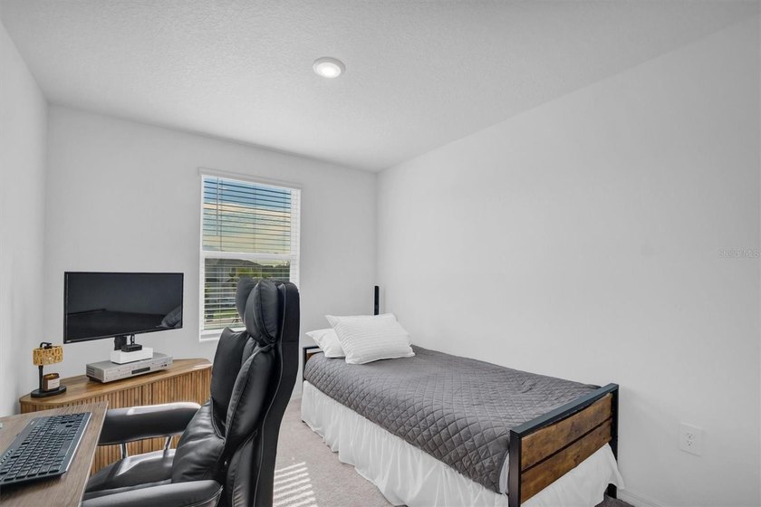 Welcome to this beautifully maintained, move-in ready townhome - photo 30