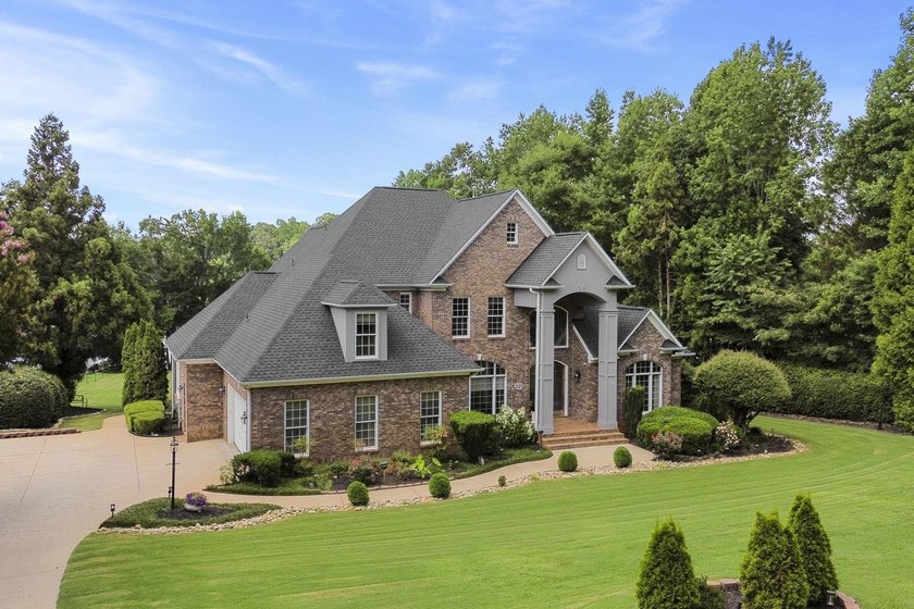 Welcome to 227 Woodlake Dr, an extraordinary lakefront retreat - photo 43