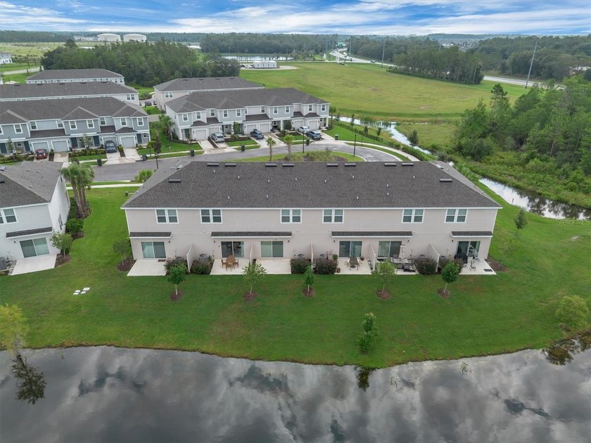 Welcome to this beautifully maintained, move-in ready townhome - photo 47