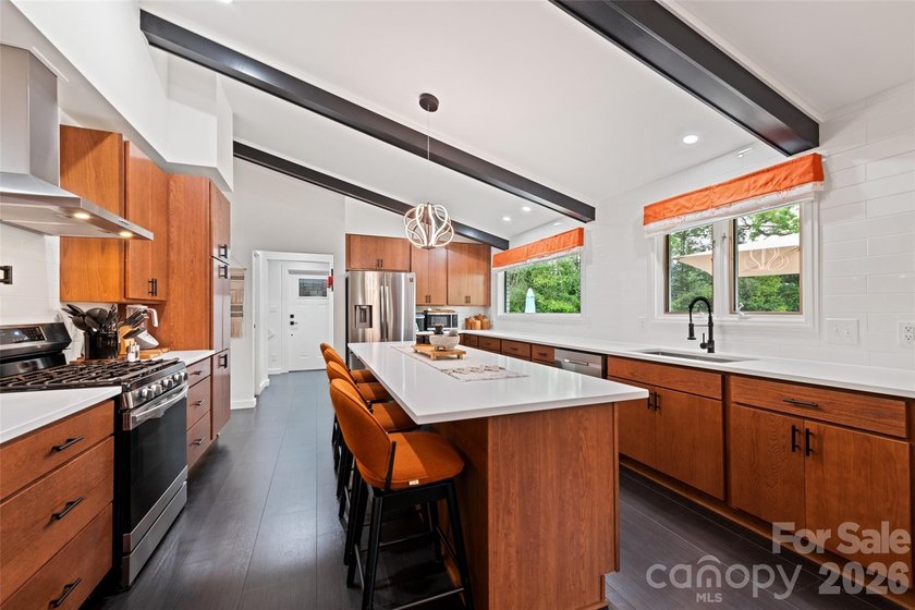 Experience elevated mountain living with the rare combination of - photo 9