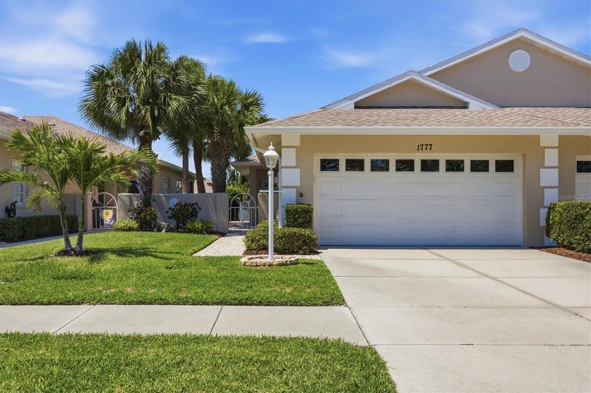 Florida living at its best! Bright and sunny villa is close to - photo 3