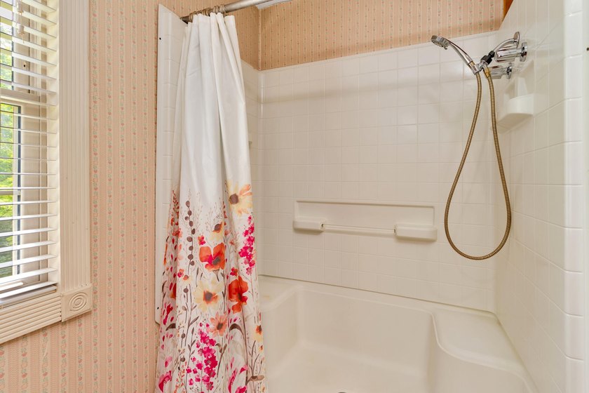 First time ever offered on the market! This well-maintained - photo 31