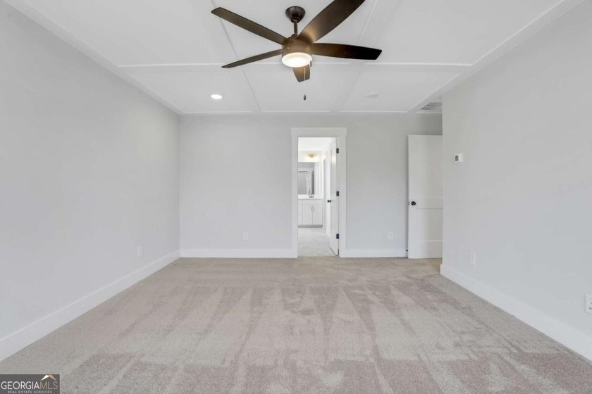 MOVE IN READY! Home is priced to sell! A massive FINISHED - photo 31