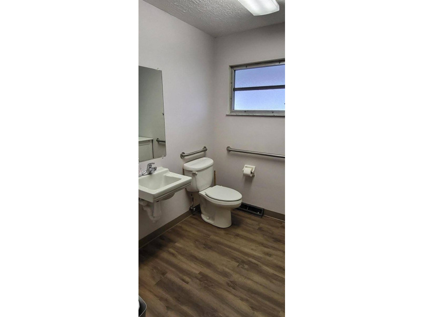 Perfect Office Building Opportunity right in the middle of Brice - photo 9