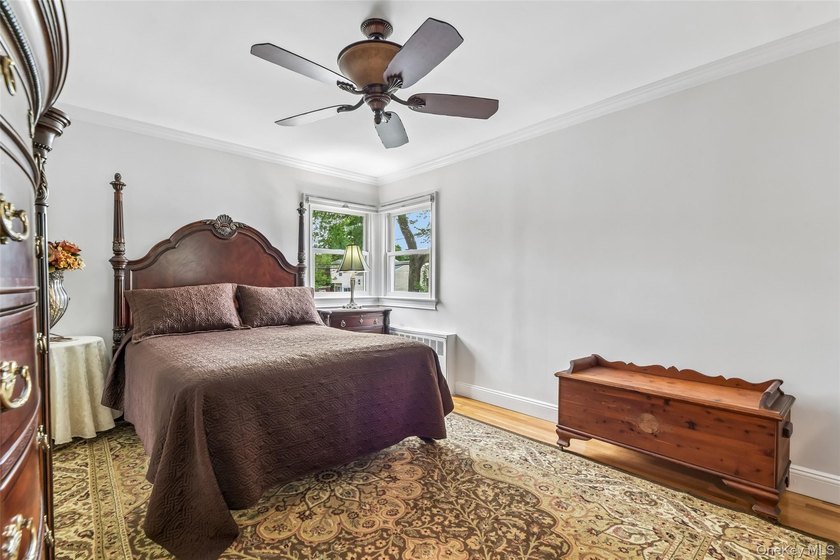 Fantastic Opportunity in Harborfields SD! Pristine Split-Level - photo 10