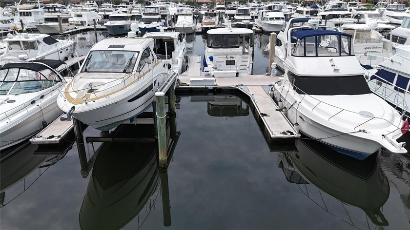 Own your piece of paradise with this premium deep-water boat - photo 3