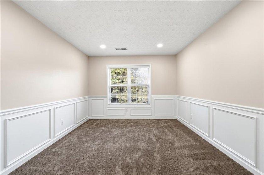 Beautifully renovated and move-in ready, this spacious 6-bedroom - photo 10