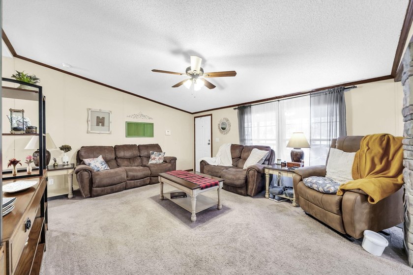 Welcome to 1422 Cat Mar Rd in Niceville -- a spacious and - photo 6