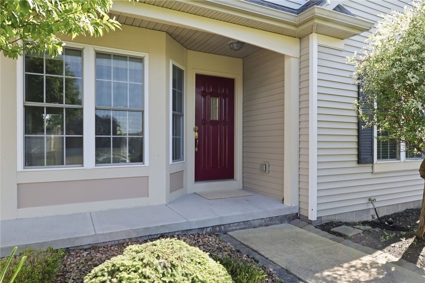 Welcome Home to 1024 Pondbrook Point! This charming - photo 2