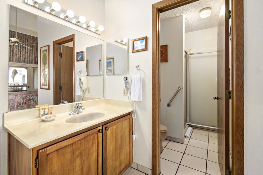 Well kept and nicely appointed vacation rental located near the - photo 13