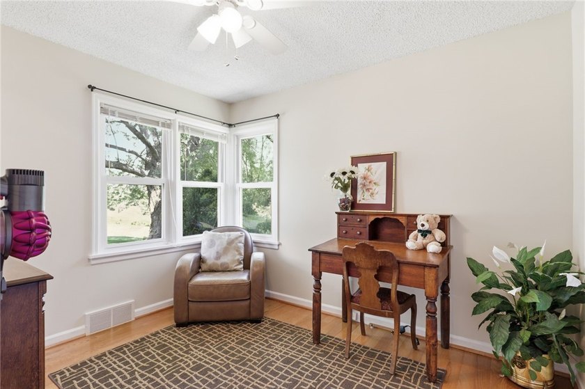 Rare opportunity to own this spacious 4 bedroom 3.5 bath ranch - photo 17