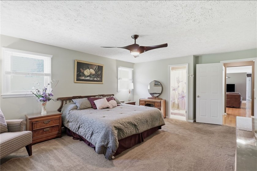 Rare opportunity to own this spacious 4 bedroom 3.5 bath ranch - photo 20