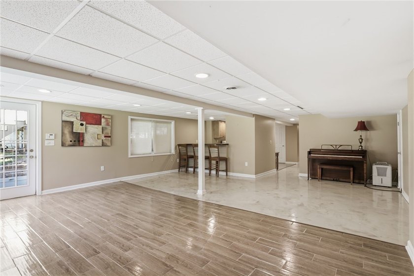 Rare opportunity to own this spacious 4 bedroom 3.5 bath ranch - photo 29
