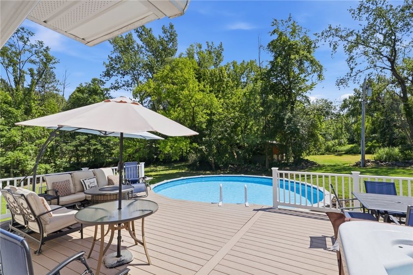 Rare opportunity to own this spacious 4 bedroom 3.5 bath ranch - photo 39