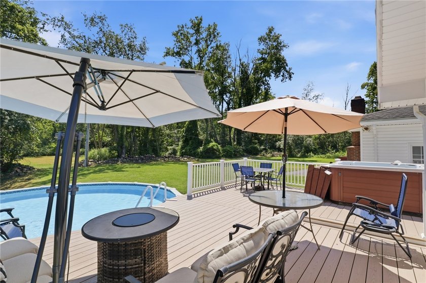 Rare opportunity to own this spacious 4 bedroom 3.5 bath ranch - photo 41