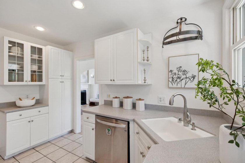 Welcome home to Redwood City! Ideally situated along a beautiful - photo 29
