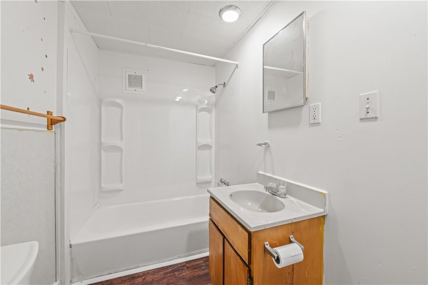 Side-by-side duplex offering a great investment opportunity - photo 12