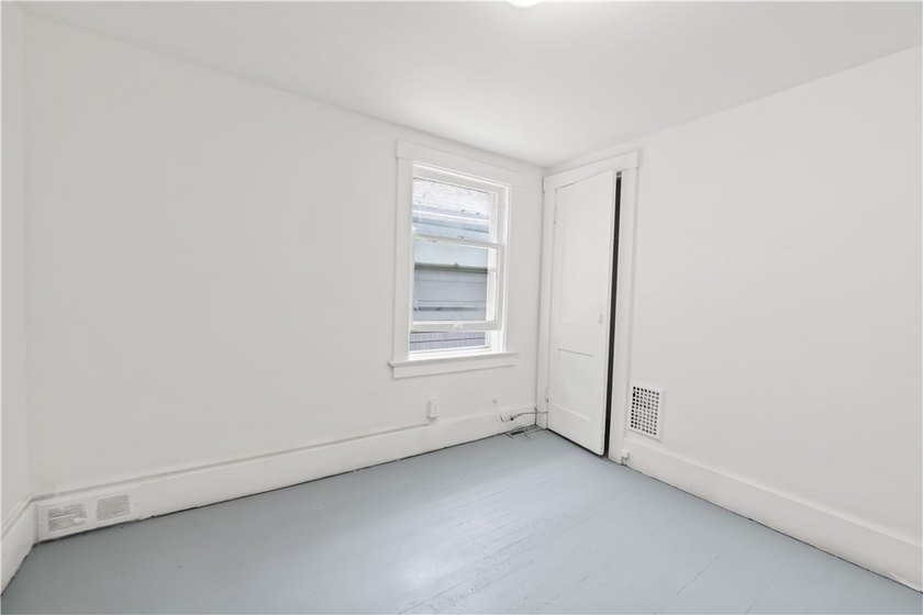 Side-by-side duplex offering a great investment opportunity - photo 13