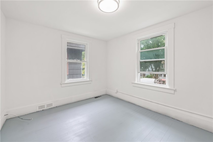 Side-by-side duplex offering a great investment opportunity - photo 15