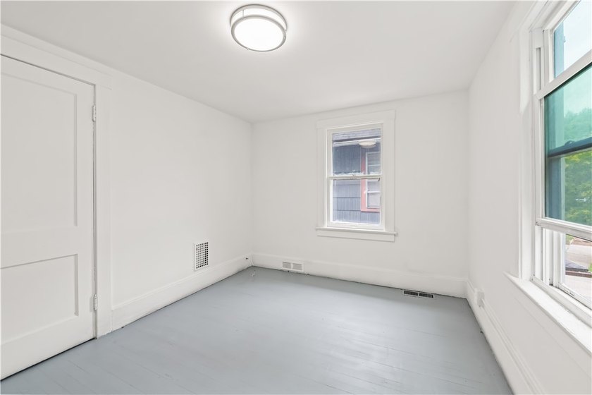 Side-by-side duplex offering a great investment opportunity - photo 16