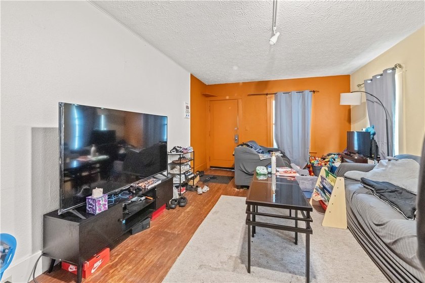 Side-by-side duplex offering a great investment opportunity - photo 17