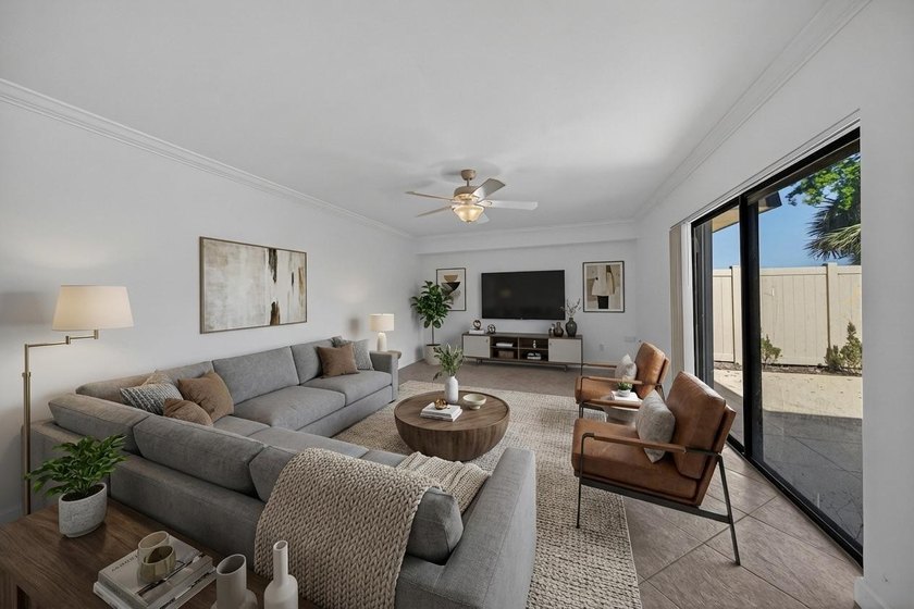 This beautifully renovated 2-bedroom, 2.5-bathroom townhouse - photo 24