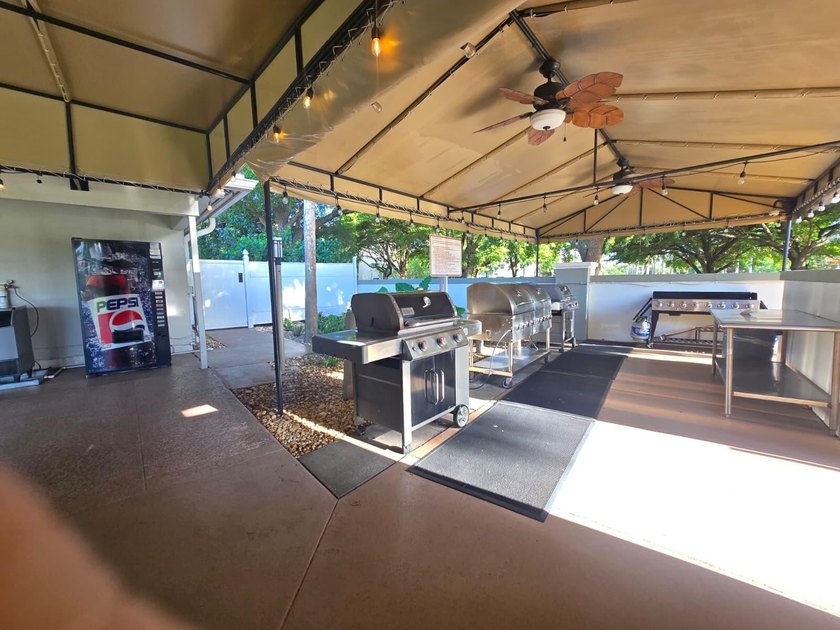 1BR/1.5BA Condo in Wynmoor Community (55+) move-in ready - photo 30