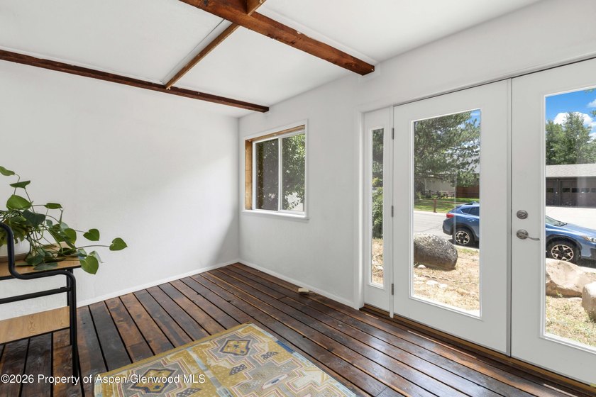 Attention River Lovers! Rarely do river adjacent properties hit - photo 4