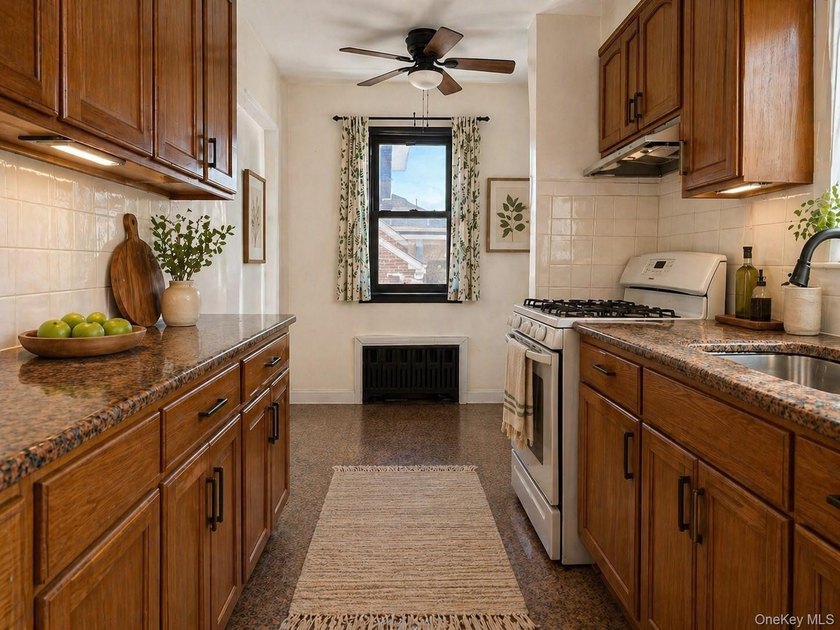 Prime Flushing Location! New to Market - Detached Corner - photo 6