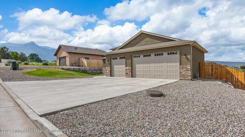 Welcome to this beautifully appointed single-level home in - photo 2