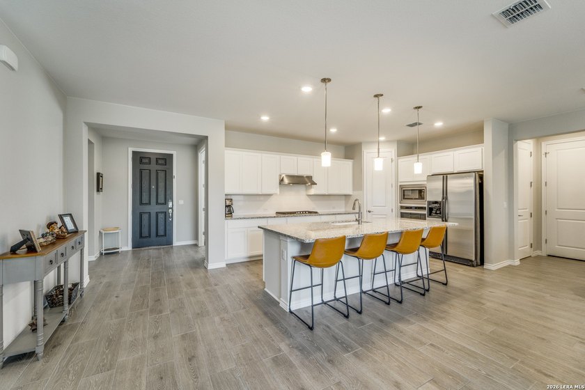 UNIT IS 103. Located in the highly sought-after Bonnell section - photo 3